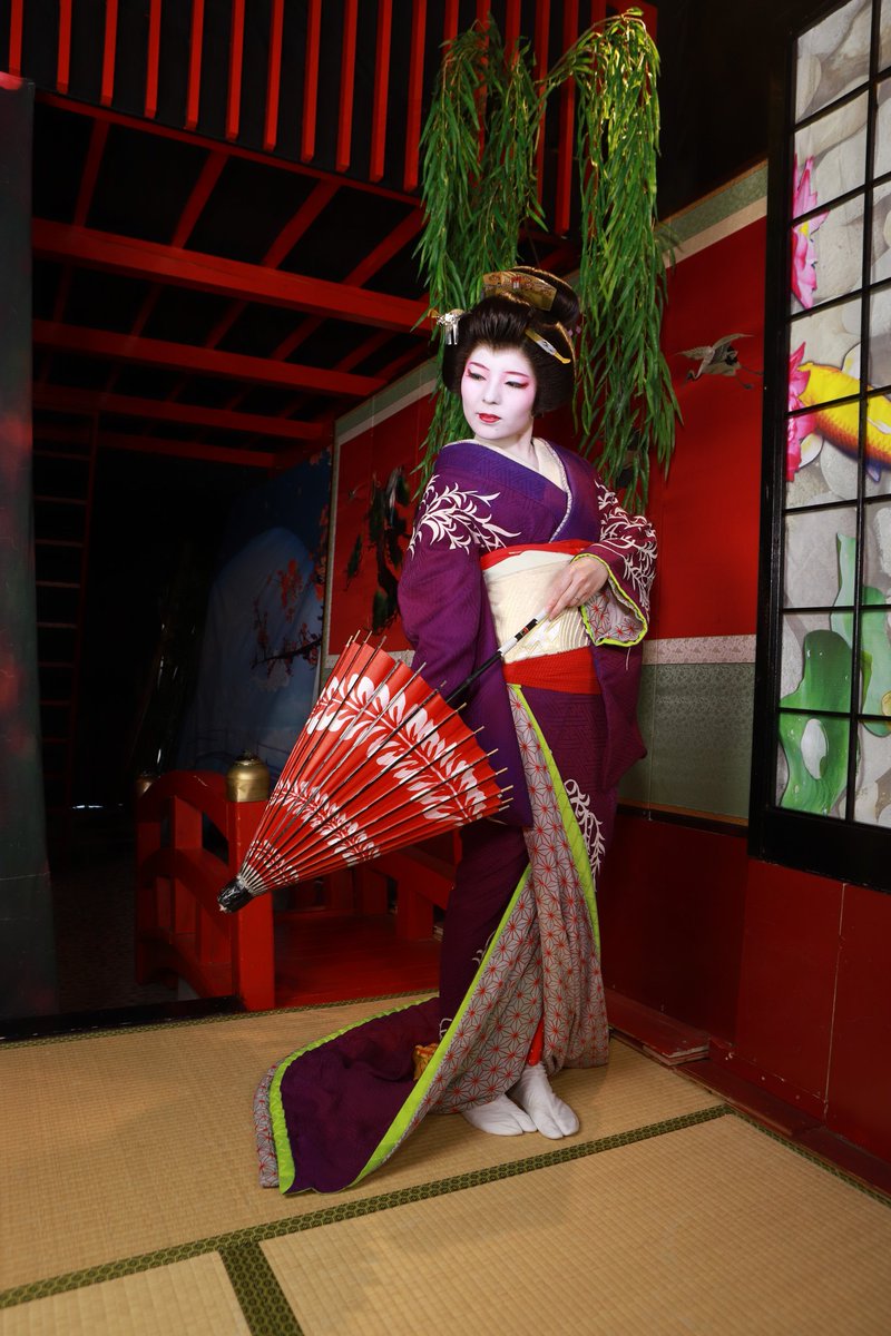 花魁・舞妓・芸者に変身してスタジオで写真撮影はいかがですか😀✨芸者