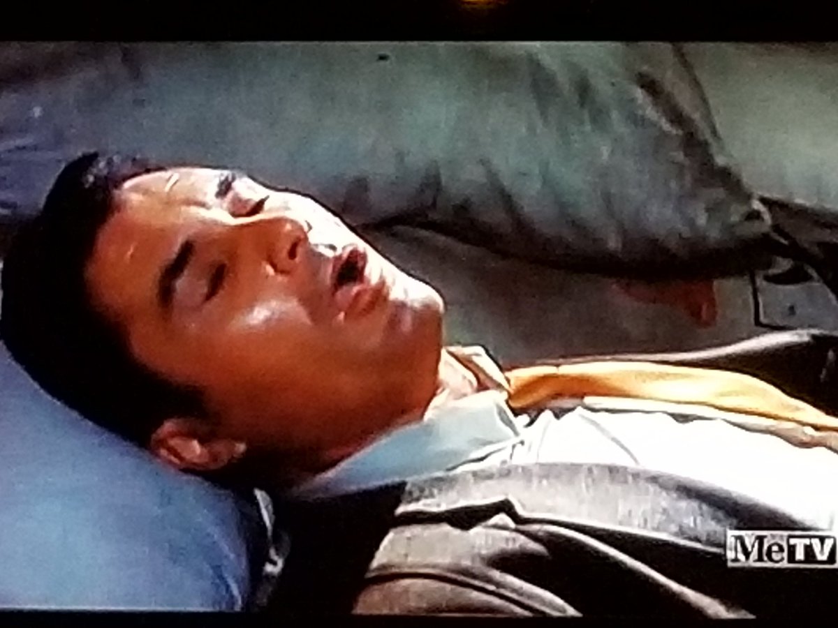 shlingdong's tweet photo. Me during the second half of tonight's #MeTVLostInSpace episode:
#Svengoolie #SSFSNLIS
@cellytron @godwhatamess @amsnyde https://t.co/VVDRviTQ3a