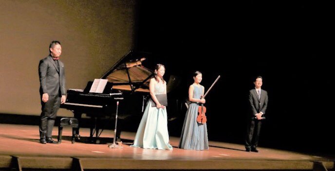 H Yoshida 先週 バイオリンの中島久美さんとソプラノの金持亜実さんと病院主催のコンサートに出演しました ベートーベンのスプリングソナタ スメタナのモルダウ シューマンのローレライ フォーレのピエイエズ ヴェルディの椿姫 アンチエイジング