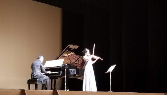 H Yoshida 先週 バイオリンの中島久美さんとソプラノの金持亜実さんと病院主催のコンサートに出演しました ベートーベンのスプリングソナタ スメタナのモルダウ シューマンのローレライ フォーレのピエイエズ ヴェルディの椿姫 アンチエイジング
