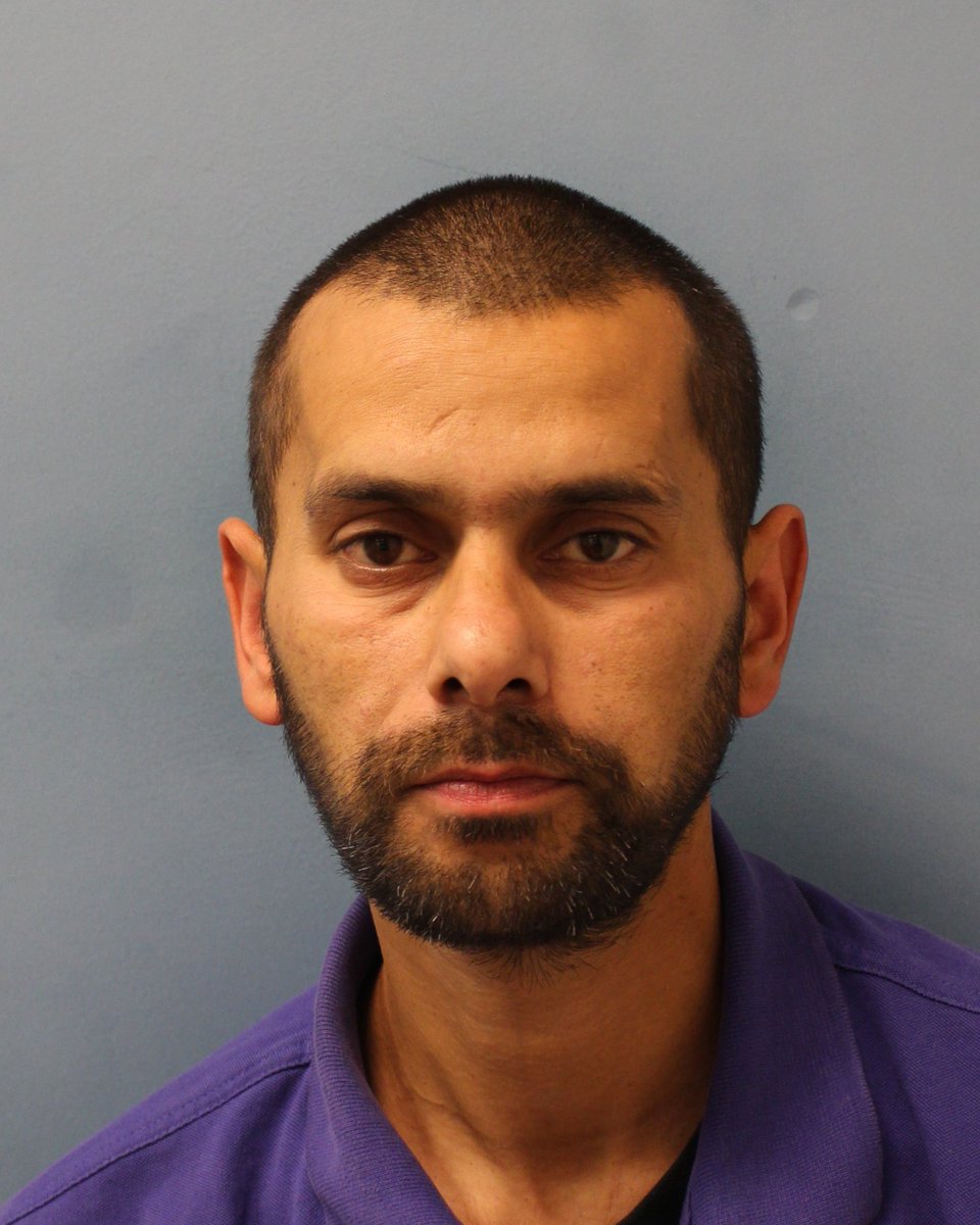 MPSBarnet's tweet photo. #NWBCUIOMTeam - ***PLEASE RT FOLKS*** Help us find Mohammed YONAS, 28/02/1976, #ProlificPriorityOffender #IOMTargetNominal, of NW2. He is #WANTED for Recall to Prison. If seen, dial 999. Know his whereabouts, dial 101. Or call @CrimestoppersUK anonymously 0800111555. https://t.co/UXhh7D3Gf8
