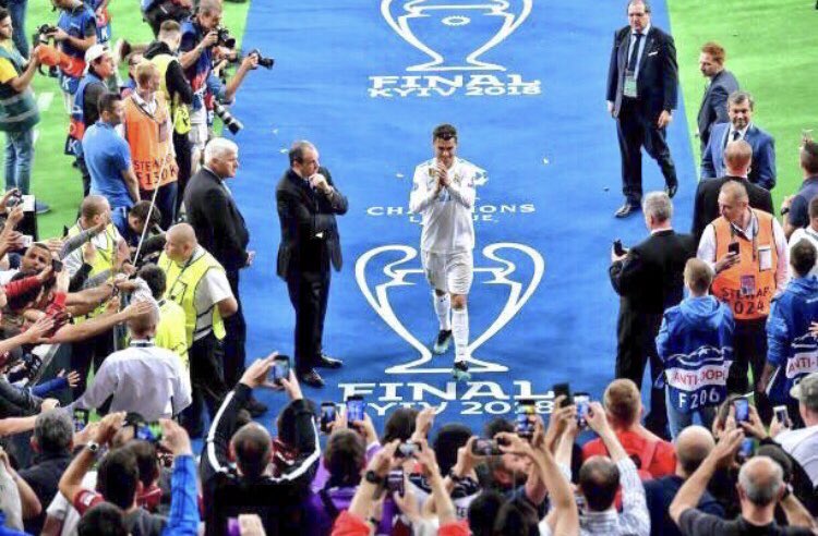 maropan7's tweet photo. One year ago🥺
#UCLFinal2018 https://t.co/ydBSVzpsz3