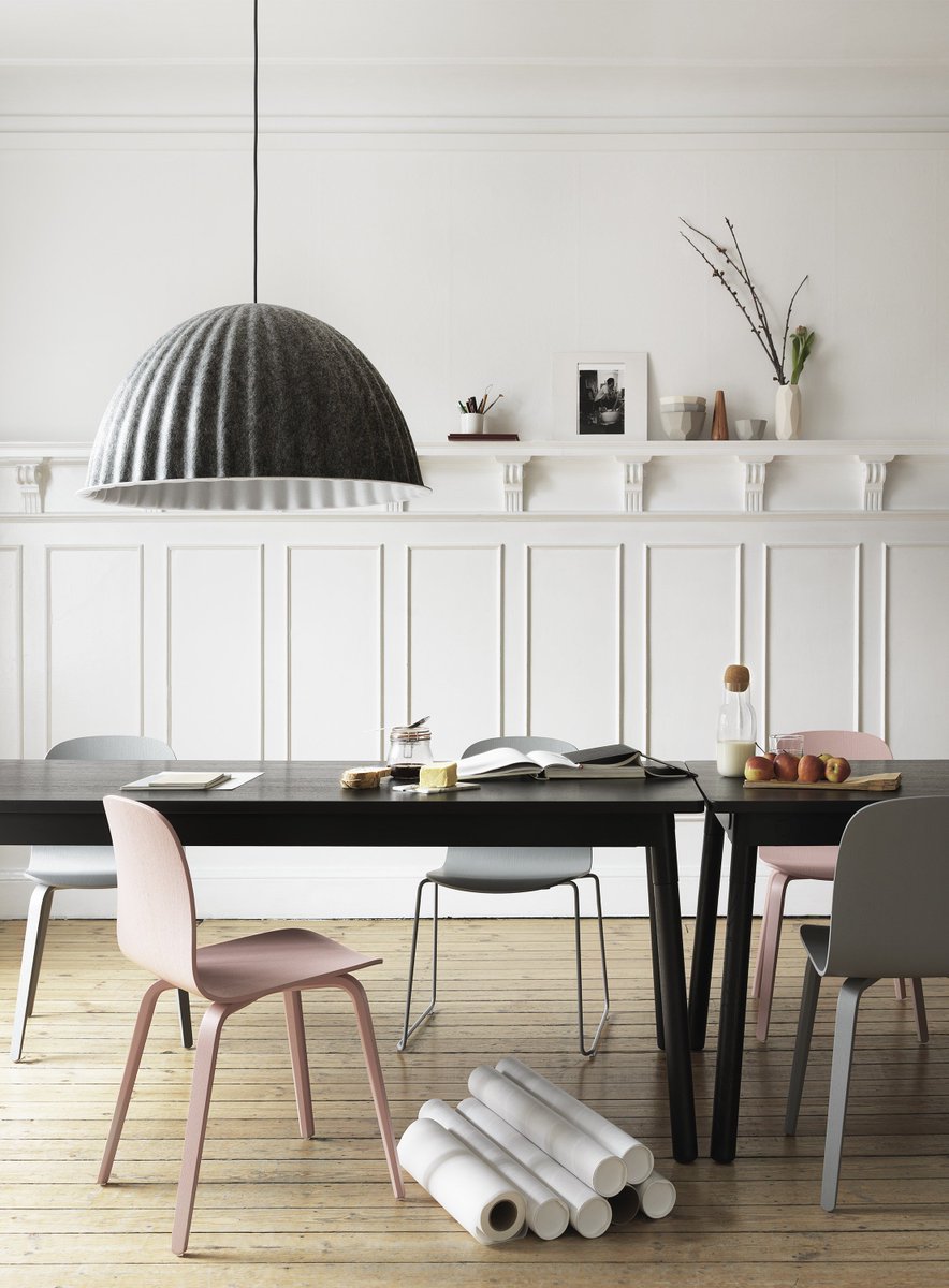 With its raw, tactile texture that comes from its shade being produced using recycled plastic felt, this pendant will enhance your workplace’s communal areas. Available now on whitebear.com <a href="/muutodesign/">Muuto</a> #scandinavianstyle #iskosberlin