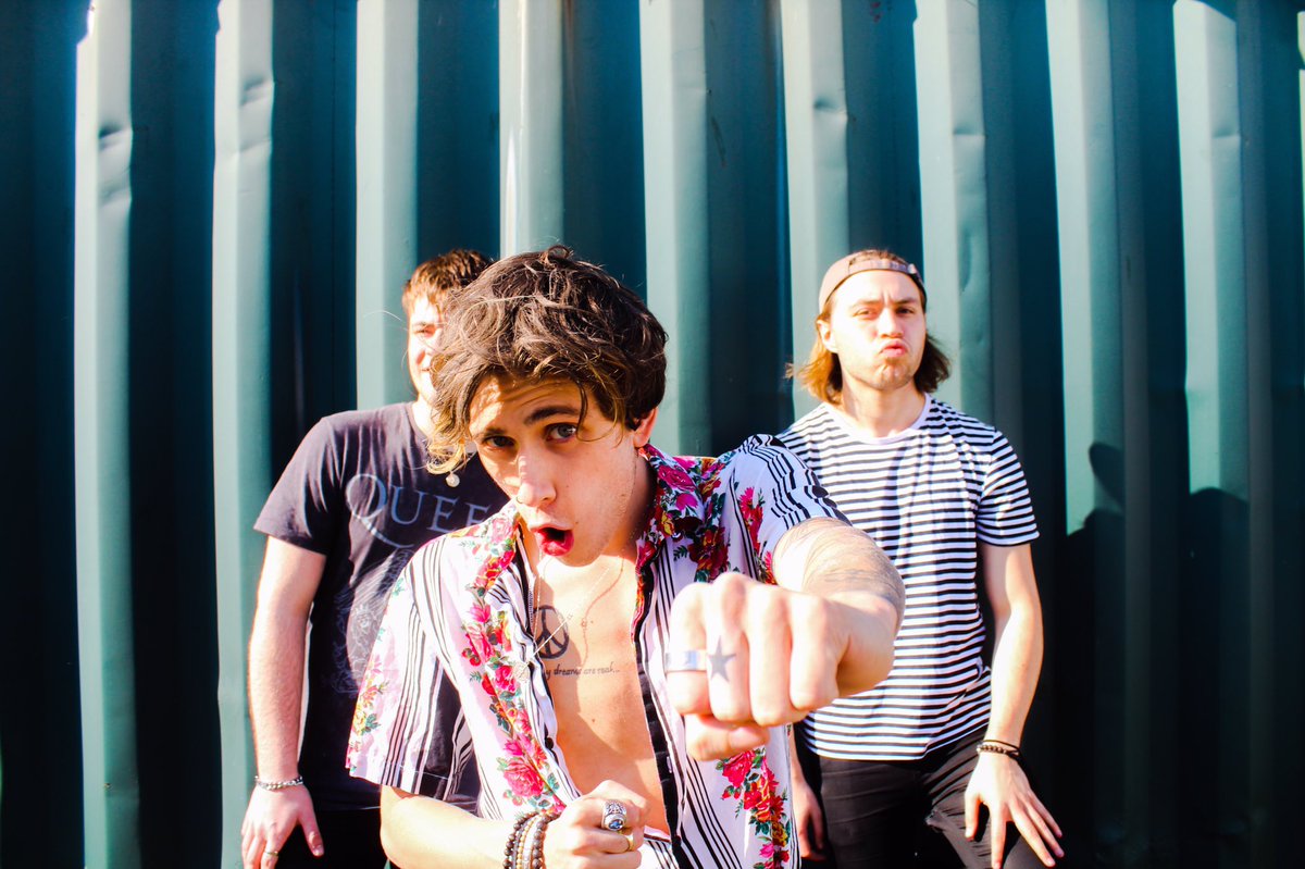 OffshoreUpdates's tweet image. We will be making Exclusive Group Chats &amp;amp; we need YOU! ‼️🌍

Comment the area you’re from down  below and RT &amp;amp; Invite your friends to do the same!🗞🦈