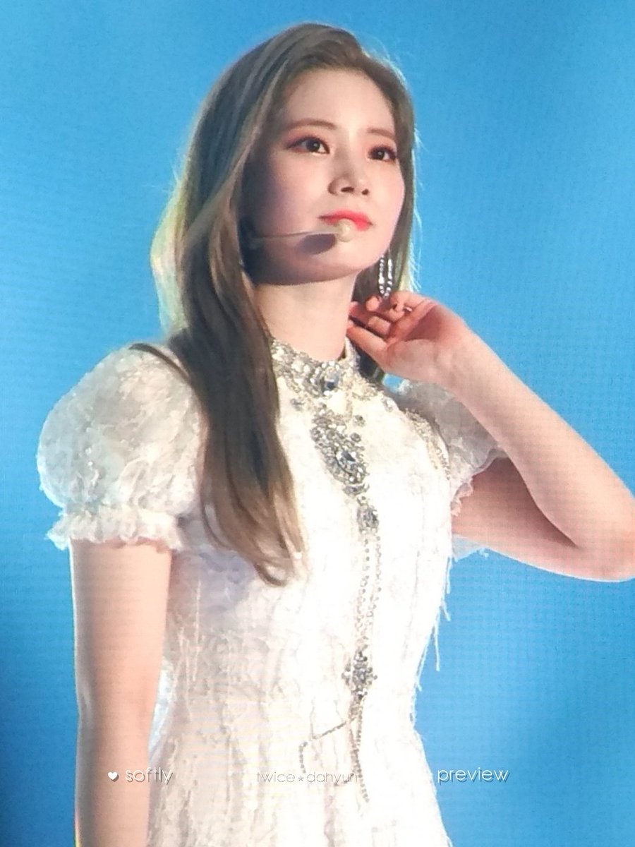 Softly_DaHyun's tweet photo. 190526 프리뷰

#DAHYUN #다현  #ダヒョン 
#TWICE #트와이스 #トゥワイス https://t.co/jZqagzAWPA