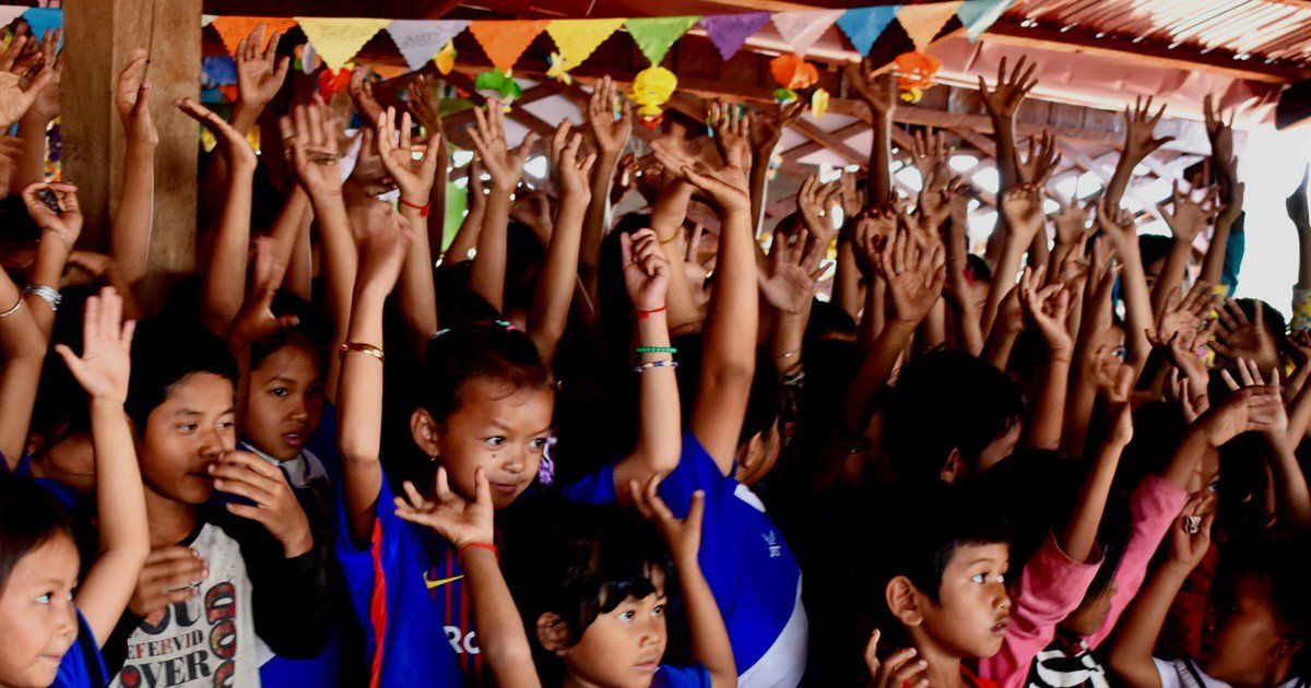 teamUWS's tweet photo. "Be a global citizen. Act with passion and compassion. Help us make this world safer and more sustainable today and for the generations that will follow us. That is our moral responsibility." Ban Ki Moon, Former UN Secretary-General. What are you doing to be a #GlobalCitizen? https://t.co/cHcbFDWsKt