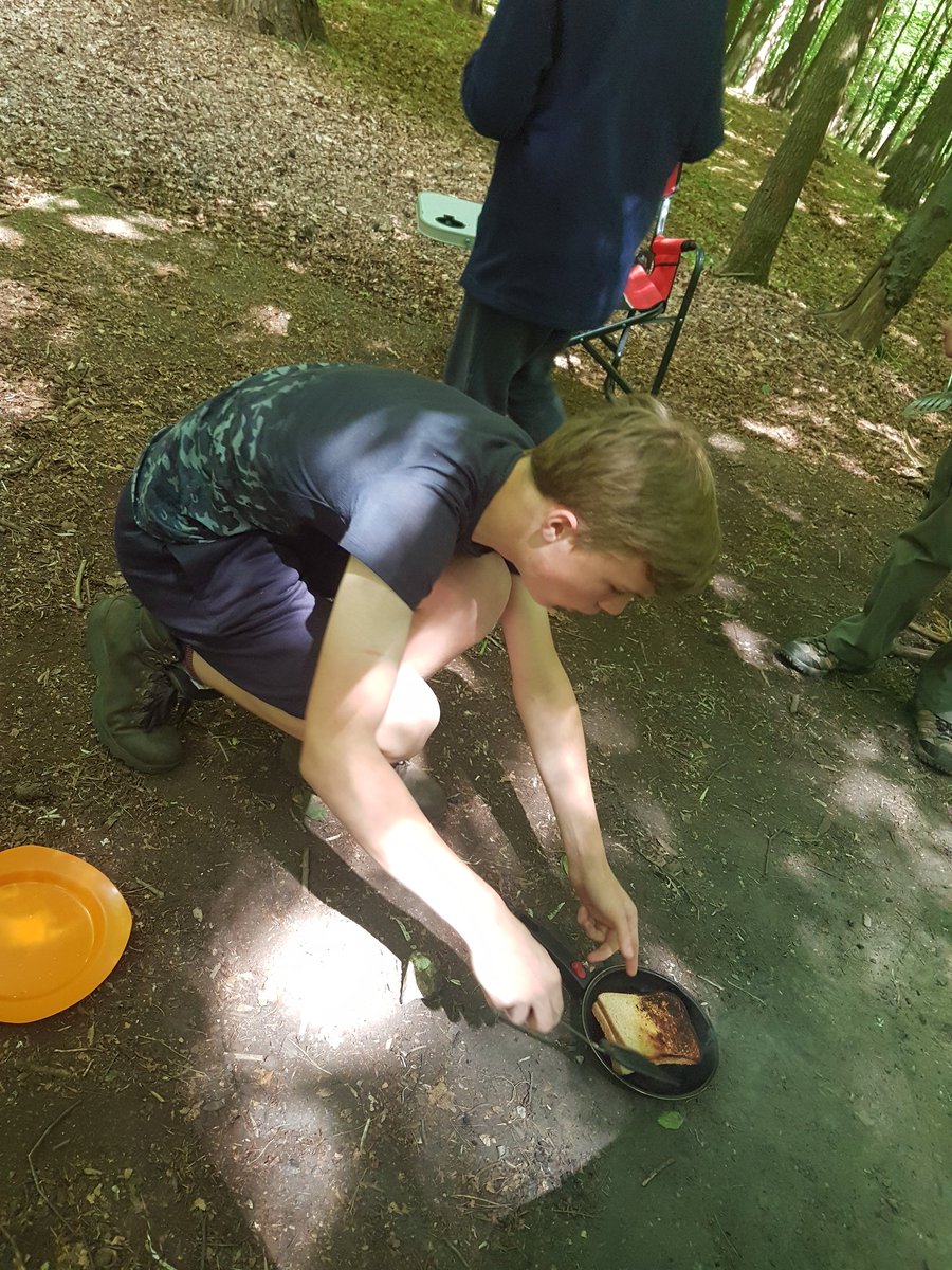 29thCroydon's tweet photo. Having cheesy dreams for lunch, the Cubs and Scouts making them! 

@ScoutingUK
#FoodMakers 
#CampFood 
#YouthLed https://t.co/unSSB6oIVr