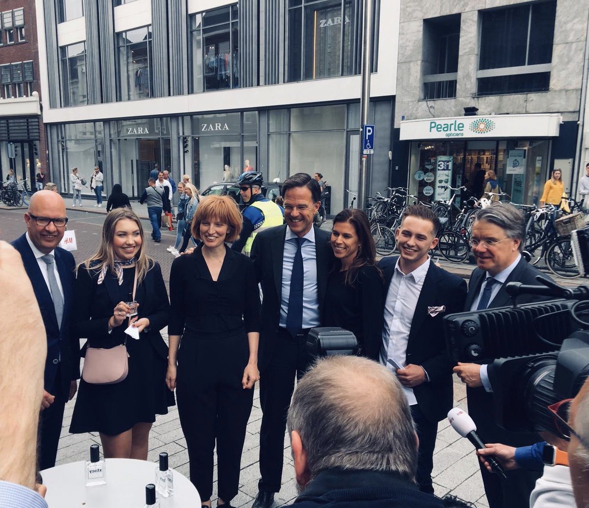 Xtc-campagne ‘Daar zit een luchtje aan’ ontmoet minister-president Rutte op de Schapenmarkt in Den Bosch