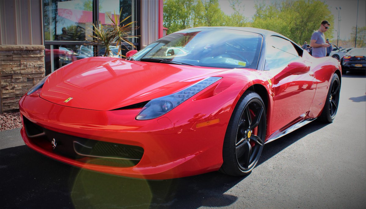 DefenseDennis18's tweet photo. I like taking photos of cars🤷‍♂️ #Ferrari @Ferrari https://t.co/ynQ83xokbx
