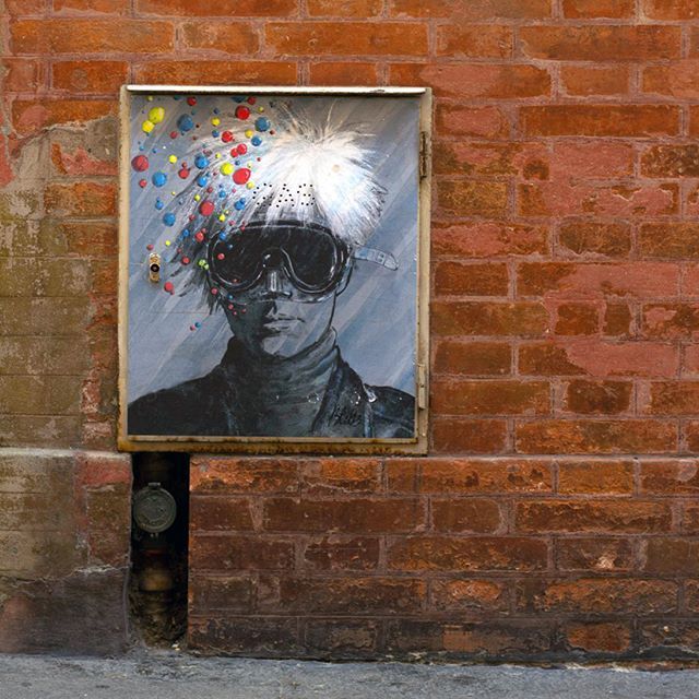 😍 Blub in town
.
.
.
.
.
.
#streetart #graffiti #urbanart #graffitiart #streetarteverywhere #mural #instagraffiti #graffitiporn #sprayart #streetartistry #graff #urbanwalls #spraypaint #wallart #instagraff #wall #stencil #tv_streetart #streetartphoto… bit.ly/2JGOt7Y