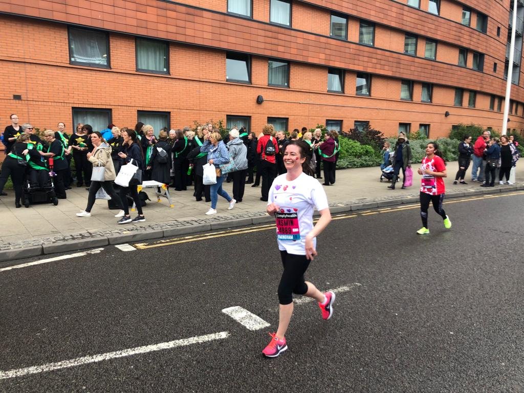 Bham_Childrens's tweet photo. This is Tasmin Aston, our Lead Cancer Nurse, who has worked here for almost 18 years! She loves running and her patients. She said: "I could think of no better way to celebrate both of my passions than raising money for our hospital by running my first-ever #greatbirmingham10k.” https://t.co/qVHILJXgih