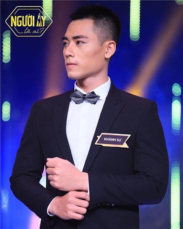 VkKhang's tweet photo. Người ấy là ai 🤔🤔🤔 https://t.co/7mxK4a4Zlk