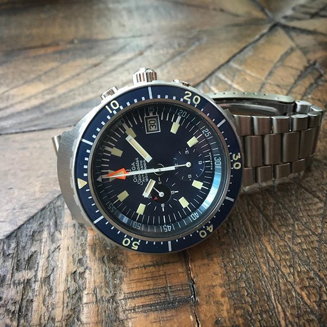 Calibre1040's tweet photo. This one was pretty high tech for its time: an automatic diver chronograph with a screw down crown.
#watchfam #watchesofinstagram #reloj #montres #uhr #calibre1040 #omega #omegawatches #seamaster #vintageomega #vintageseamaster #seamasterbigblue #bigbl… https://t.co/zrwiIUPfrE https://t.co/lJlE4gaH29