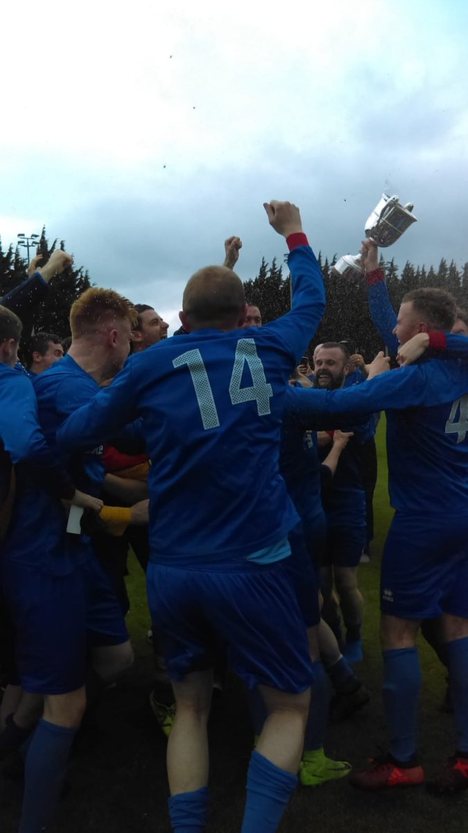 Leinster Senior League (@lslleague) on Twitter photo <a href="/KnockmittenFC/">Knockmitten United FC (Seniors)</a> celebrating winning the Vere Deane cup yesterday in John Hyland Park
Congratulations folks 👍🏆⚽️ <a href="/KnockmittenFC/">Knockmitten United FC (Seniors)</a> celebrating winning the Vere Deane cup yesterday in John Hyland Park
Congratulations folks 👍🏆⚽️