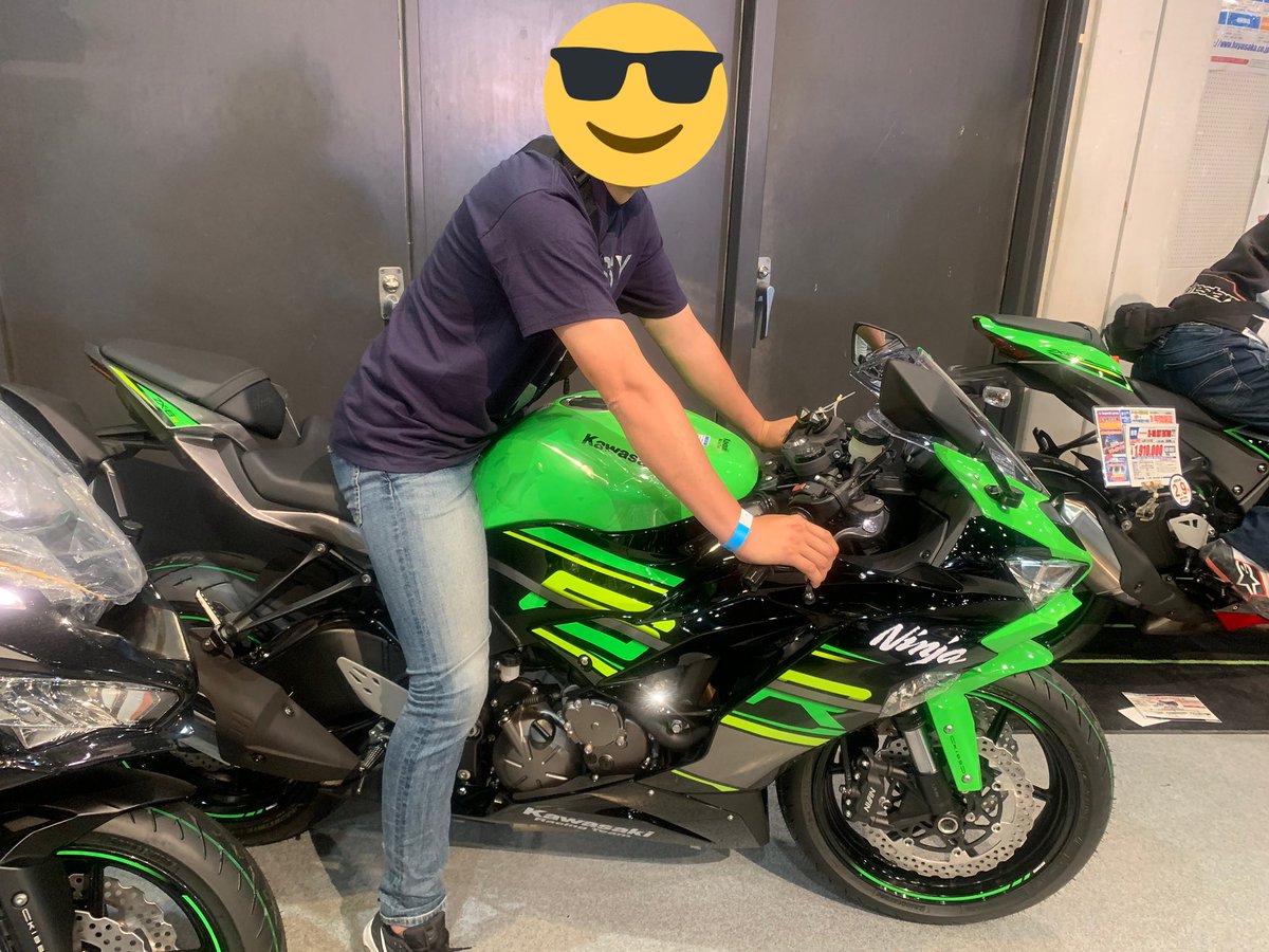 kuromorimine212's tweet photo. #WORLDMOTORCYCLE
#SpriteRider #TOMPY
#SPIDERRIDER
今日は、会社の人と一緒にアズテックミュージアム仙台へバイクの展示会 試乗会に行って来た! 3人のYouTuberからステッカーもらいました! ありがとうございました! Ninja400に試乗したけど、今のオレはCBR650Rが欲しいんだよね(^_^;) https://t.co/bHvmvxuakF
