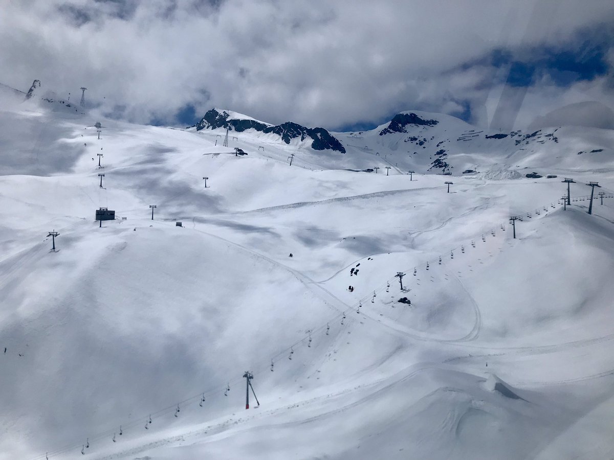neilsonaustria's tweet photo. Season 1819 doesn’t want to leave us!! The Kaprun glacier is still open for ski and snowboard and its lovely. #zellamsee #lovesnow #kitzteinhorn @neilsonholidays @zellamseekaprun https://t.co/V6DFatVWcb