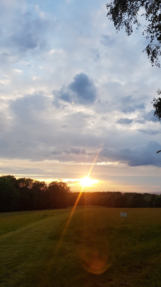 Gergaroth's tweet image. Well, that was a pretty intense 25 hours but I an super chuffed to have made it over the line. Fantastically well organised event too.  
#london2brighton #l2bchallenge