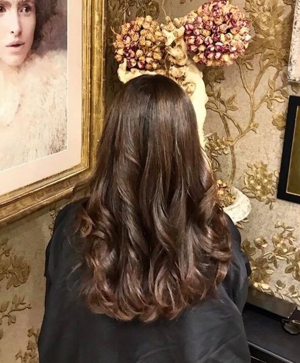 NickyClarkeUK's tweet photo. @ondine_cowley's stunning client @carole.dwek amazing new haircut and @wellaplex treatment 🌟 swipe for before 👉

#glossywaves #glossyhair #wellaplex #wellaplextreatment #hair #brownhair #brownhairdontcare #brunette #lovehair #brunettehair #longhair #nickyclarke #nickyclarkeuk https://t.co/seGvJX9a8h