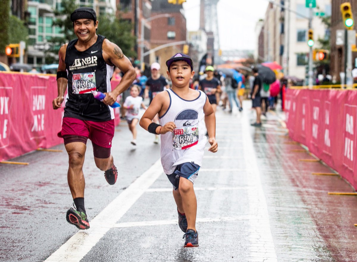 BrooklynRunCo's tweet photo. Let’s make some more great family memories on Father’s Day, shall we? 3 weeks to go! #brooklynmile #bringbackthemile #roadmile 
https://t.co/bNN4SjWo9c https://t.co/esZXWDpXC8