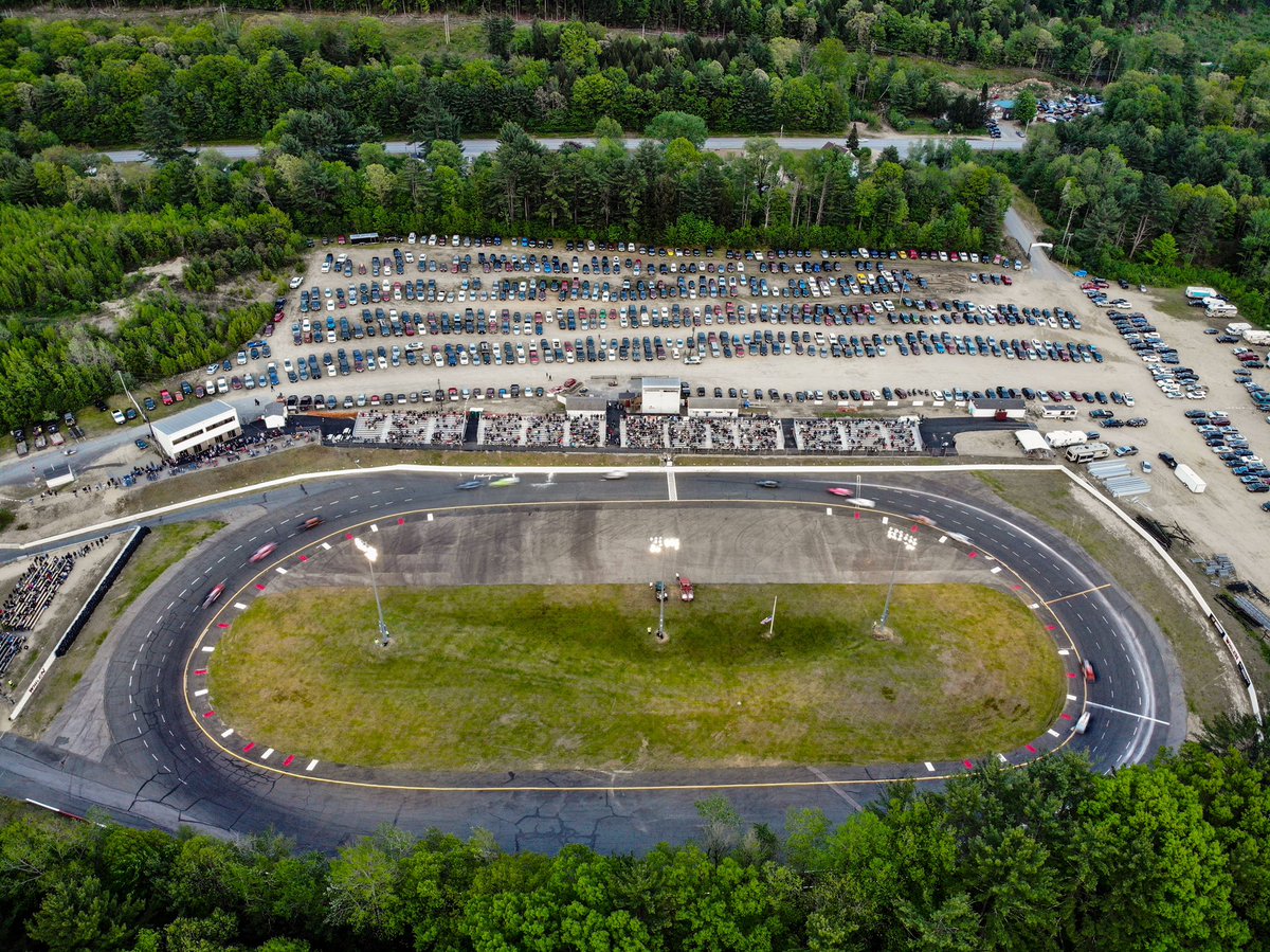 monadnockspeed's tweet image. Thank you all for making opening night a success! @NASCARHomeTrack @NASCAR #nascar #NASCARhometrack #nwaas