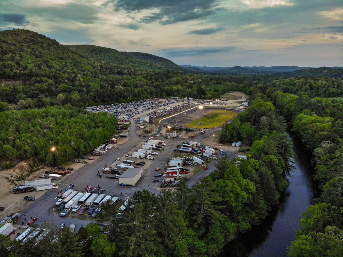 monadnockspeed's tweet image. Thank you all for making opening night a success! @NASCARHomeTrack @NASCAR #nascar #NASCARhometrack #nwaas