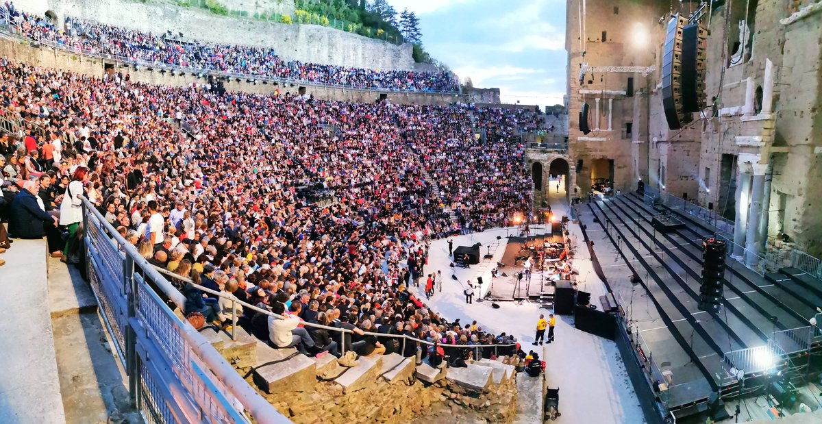 Une belle presta à Orange hier devant plus de 8000 spectateurs avec 1280 choristes