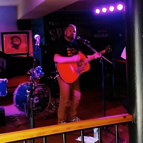 IsItStillThe90s's tweet photo. The Hallgate Tavern is bouncing, thank you @musichqhull & @CottSpringboard 👍 #Hull #HullMusic #gigs #livemusic #acoustic #originalmusic #rocknroll #indierock #springboardfestival #Springboard2019 https://t.co/YEbIzhOhUN