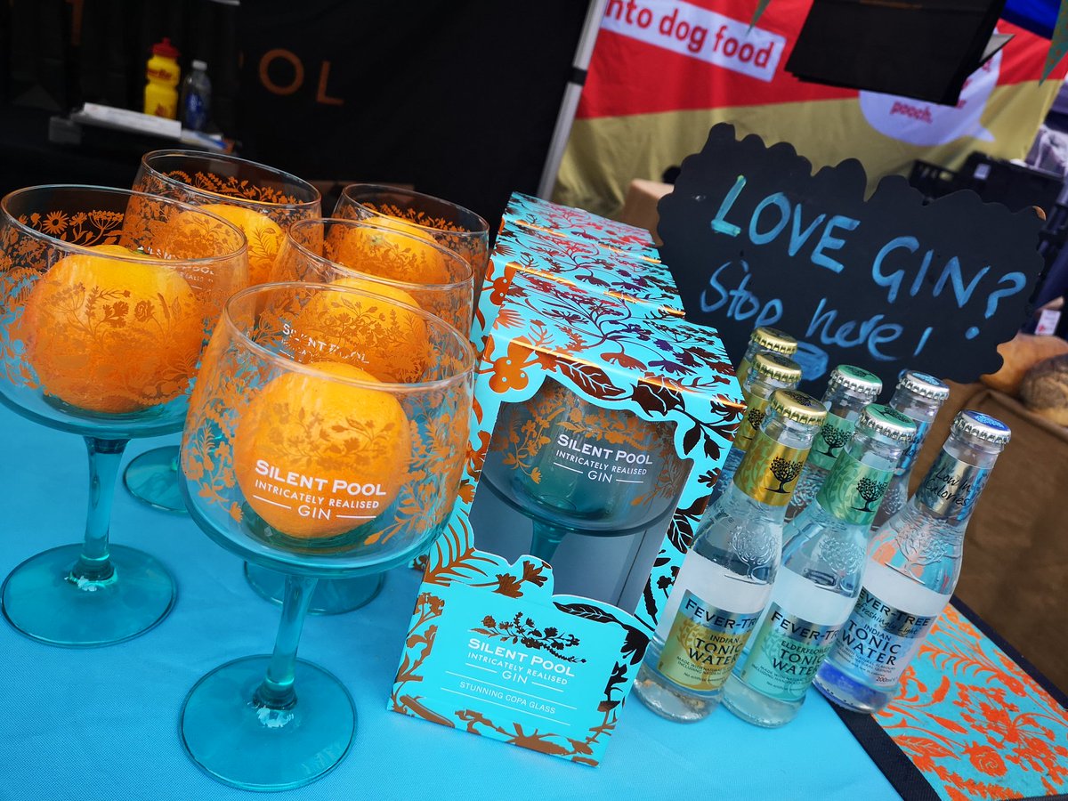 TonFoodDrinkFes's tweet photo. Do as the sign says, you won't regret it @SilentPoolGin #tfdf19 https://t.co/l17vJEu4jG