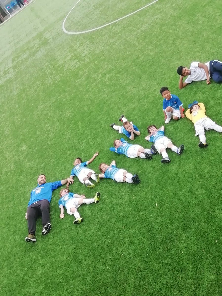 CFAEspluguenc's tweet photo. El nostre equip de #promeses van finalitzar ahir la competició anual del @cebllob #verdplay de manera exitosa. Expectacular famílies i jugadors. Ha estat un èxit total! #petitsgegants #diversió #futbol https://t.co/qEF9QZnSpr