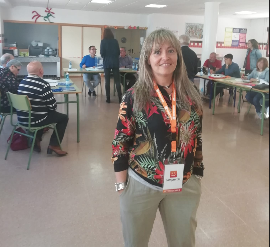 📸Èlia Roig, candidata a l’Alcaldia de #Benassal, #SumaCompromís🍊

#26M🗳
Amb tu, som #Imparables✊🏿