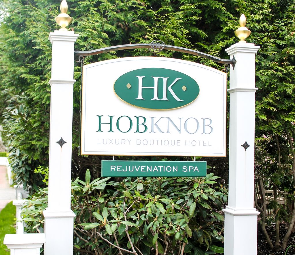 HobKnobMV's tweet photo. We have a new sign and we are loving it! #MarthasVineyard #TabletHotels #Edgartown #BedandBreakfast https://t.co/TzwVfUt4HJ