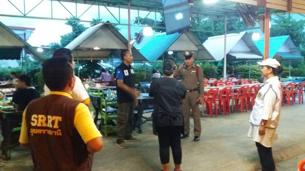 #ตรวจร้านอาหาร

(24 พ.ค.62) เวลา 18.00 น. เจ้าหน้าที่ตำรวจ สภ.สำโรง จว.อุบลราชธานี ร่วมกับ สาธารณสุขจังหวัดฯ, สาธารณสุขอำเภอฯ, ฝ่ายปกครอง เข้าตรวจร้านอาหารที่เปิดบริการช่วงค่ำ ร้านส้มโอ ร้านเกาะแก้ว ร้านเพชรลำภู
