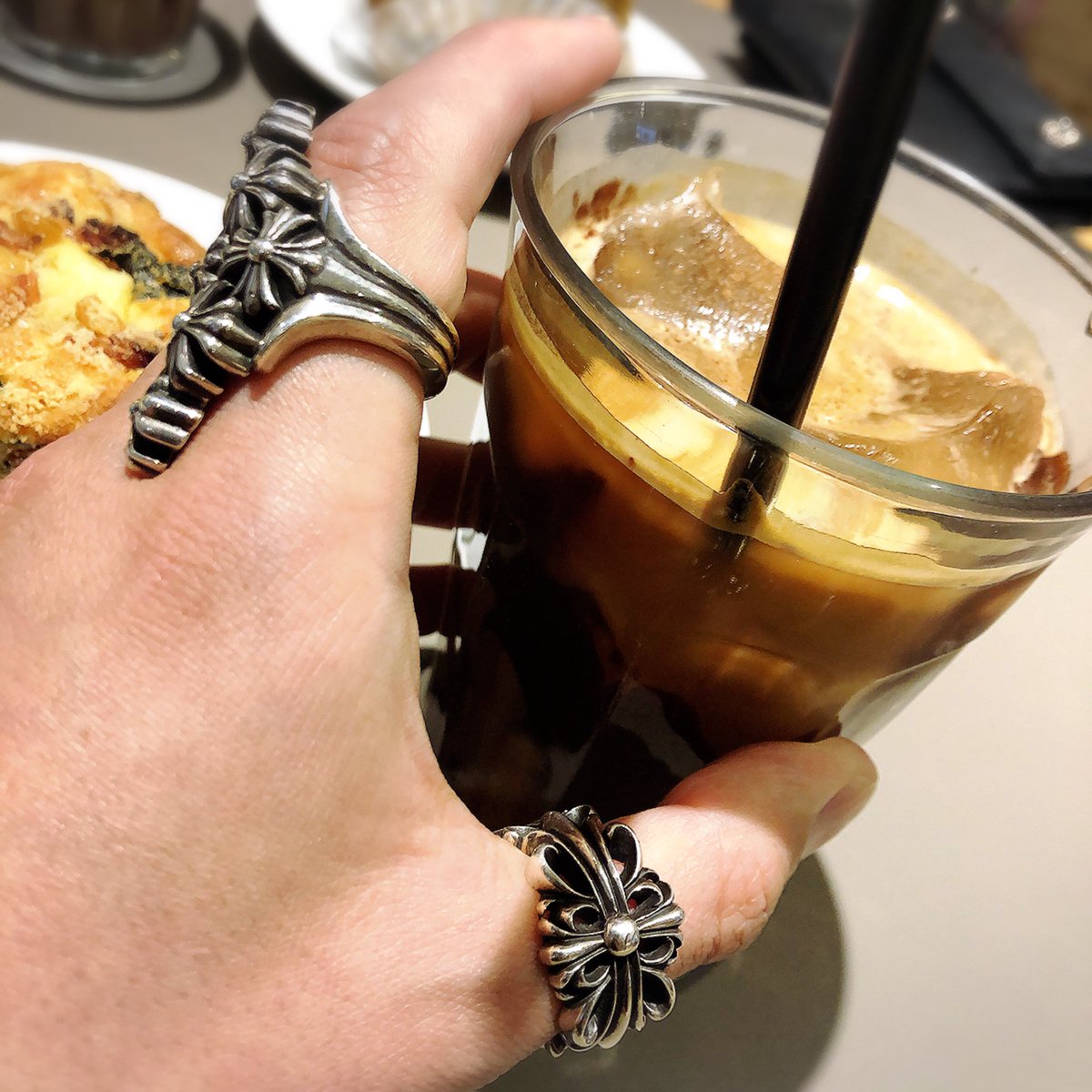 toromehearts's tweet photo. アイスモカが濃かった（🍹ν☕️）
#ようです
#マフィンちゃん https://t.co/ObxL0a1f4l