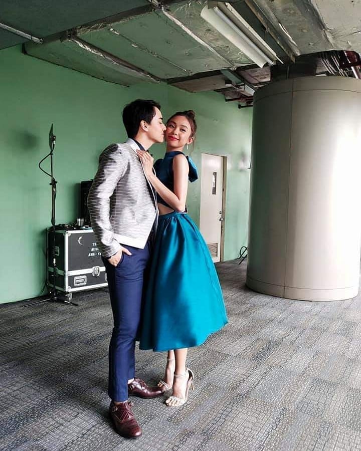 mwhuter's tweet photo. #MayWardMagicContinues overload sa kulit at ka sweetan 
@Barber_Edward_ 
@maymayentrata07 https://t.co/CLzmttbJvI