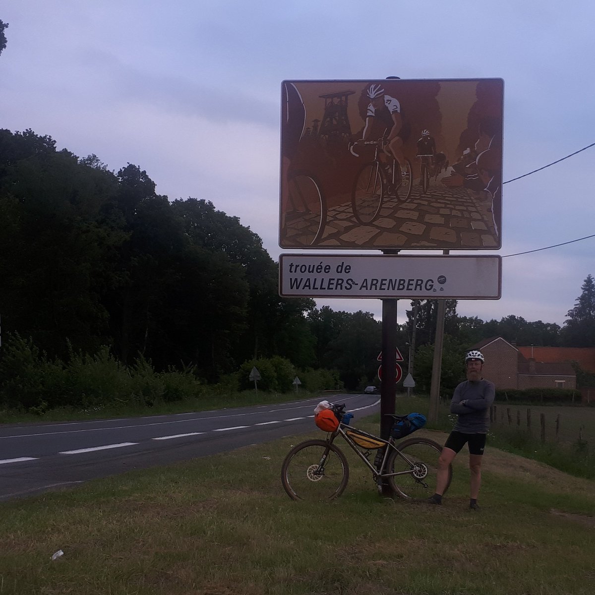 tom_cycles's tweet image. Spending the night near the Arenberg after 93 miles between France and Belgium. Hopefully dad's jubilee clip seat post clamp holds up for the next 5 days.

#arenberg #bodged #frenchdivide #bikepacking