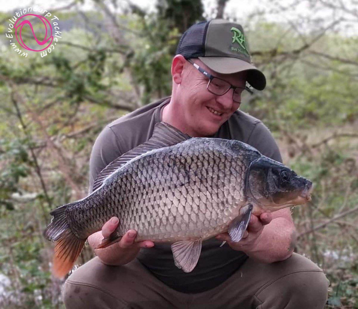 EvoCarpTackle's tweet photo. Team member Eric Royston spent a couple of hours on a small park lake, resulting in a couple of little gems. Armed with the last eliments hook kickers and the NSR to land and release them, they really don't have to be big to enjoy your angling. 

https://t.co/pJQKNvDNOj https://t.co/aMUqTaenuG