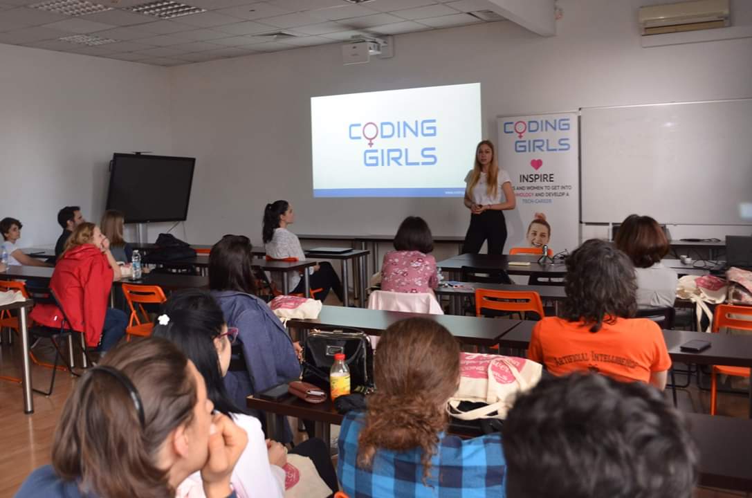 CodingGirlsCom's tweet photo. π Great pics from the AI and Blockchain meetup in #Sofia about the #impact and #innovation with a help of AI and Blockchain #CodingGirlsGlobal #FemaleTechSpeakers Thanks to the host #SoftwareUniversity π©βπ» #codinggirls https://t.co/ZINOHGpNJj