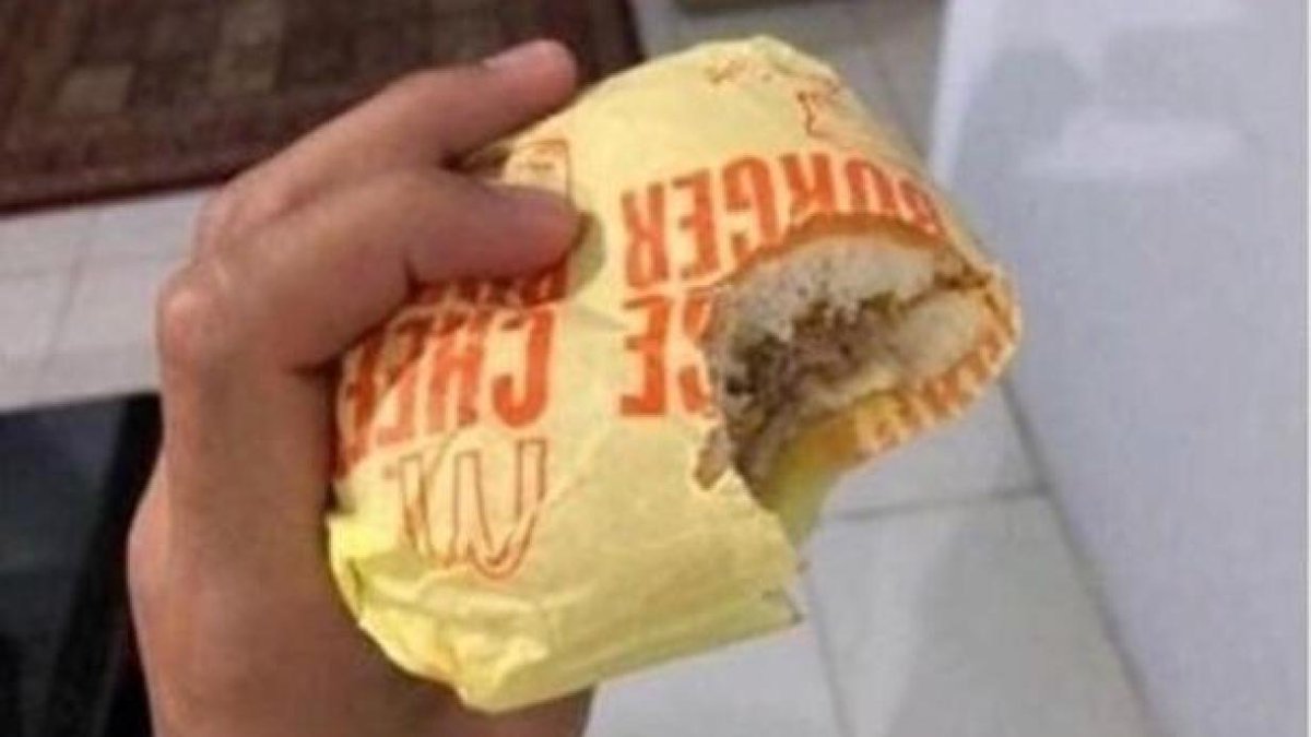 contrapuntovzla's tweet photo. #MundoCTP|| #shellonchallenge: el nuevo reto viral en comer cualquier alimento con su envoltorio https://t.co/8ObyGpplwz https://t.co/zCDjS1Pv6V