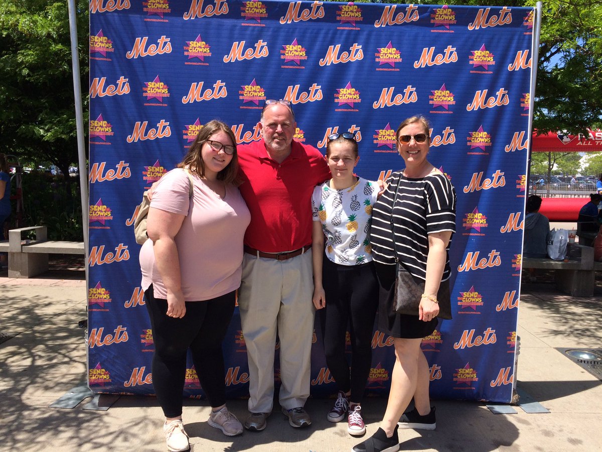 Hey <a href="/Mets/">New York Mets</a> great game today but it would be better with a major league organist like <a href="/jtkantor/">Josh Kantor</a> ⚾️