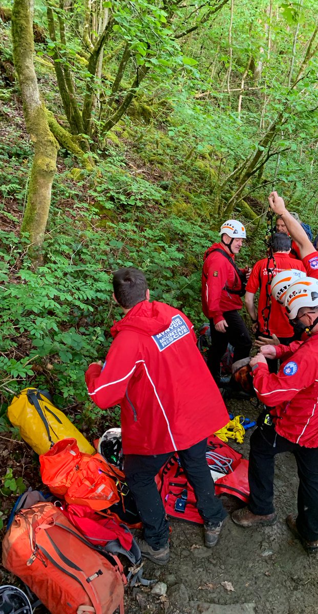 Western_Beacons's tweet photo. CALLOUT: request from @DyfedPowys to a rescue at Henrhyd Falls, after a dog, owner &amp; son got into difficulty. Our team lept to respond and happy to say the dog and its owners were safely recovered. Thanks to our amazing volunteers for answering the call &amp; helping those in need! https://t.co/SEQ5jX81Sa
