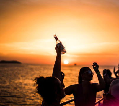 ToastFunctions's tweet photo. Who doesn't love a beautiful great sunsets &amp; warm evenings? Finally they are here! 
If you feel inspired to create an Ibiza chillout vibe at your gathering, remember to add the live sax and percussion to your DJ set-up for an authentic Ibiza sound. #toastdjs #toastfunctions https://t.co/wxPLs7pvcl