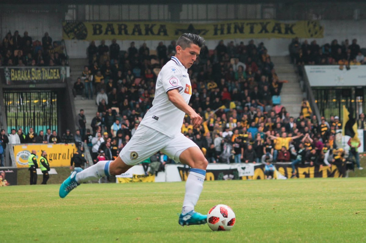 Juanjo Nieto, en un partido con el Hércules (Foto: @JuuanjoNiieto).