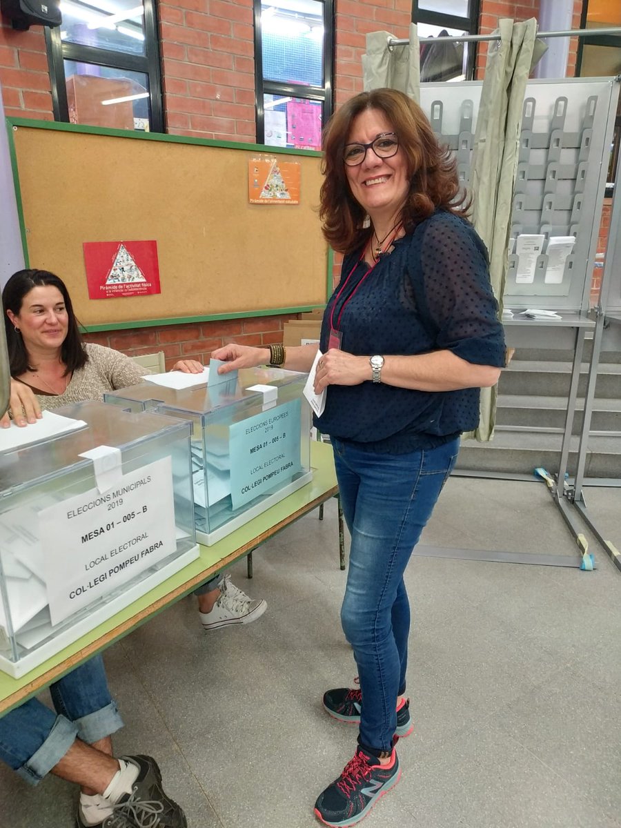ICVSANTADRIA's tweet photo. Totes i tots ens hi juguem molt en aquestes eleccions. Per això a #SantAdrià Gregorio Camacho de #MovemSantAdrià, a #Barcelona Ada Colau de @bcnencomu i a #Europa  @ernesturtasun d'@EnComu_Podem.

#Movem Sant Adrià en Comú amb el suport de Catalunya En Comú @CatEnComu https://t.co/UBxg9tCsPa