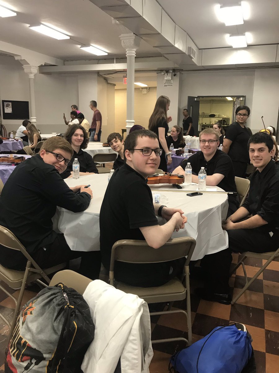 ThomasHSMusic's tweet photo. Prepping before our performance https://t.co/5jiHyF9CXr