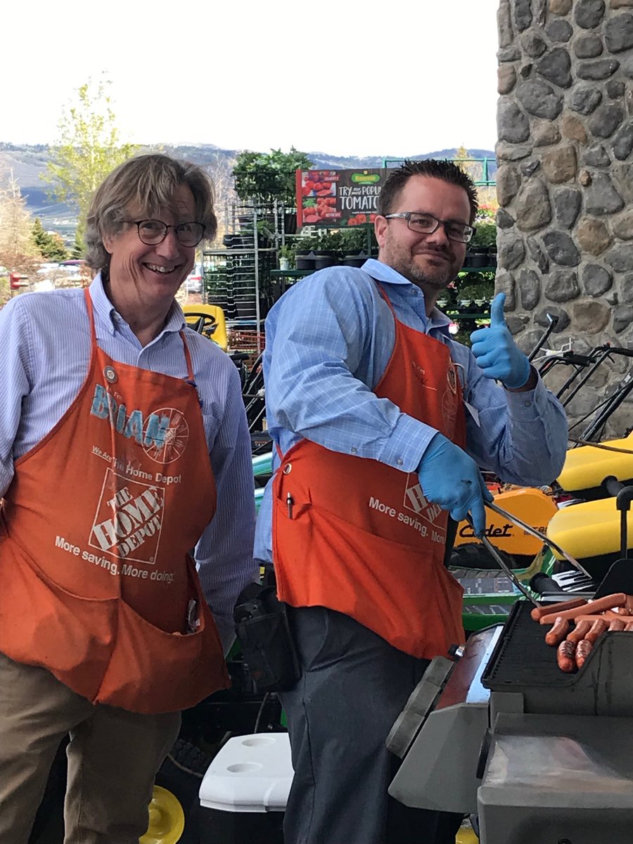 Shout out to these two for giving back to our community. 🇺🇸🇺🇸🇺🇸