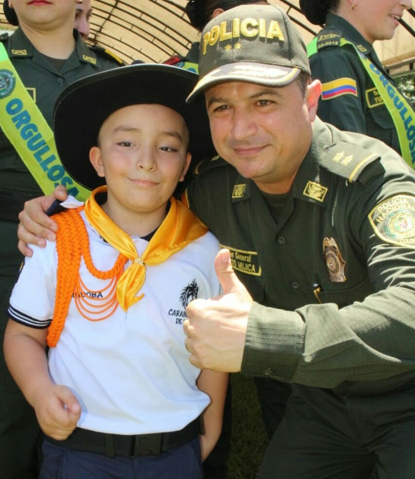 “La primera felicidad de un niño es saber que  es amado” Don Bosco #JuntosPorLosNiños  #FelizDomingo @Region2Policia