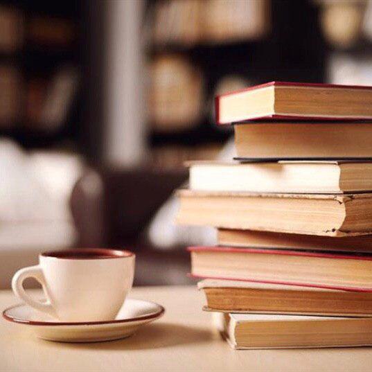 Хотим поделиться книгами к прочтению, чтобы у вас было больше представления о том, чем мы занимаемся.
   
Книги о контент-маркетинге
   
1) Майкл Стелзнер. «Контент-маркетинг. Новые методы привлечения клиентов в эпоху Интернета.»
2) Денис Каплунов. «Контент, маркетинг и рок-н-...