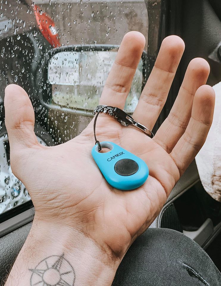 CamKixOfficial's tweet image. The remote is very small and lightweight, so it is convenient to carry with you.👍 
Thank you, @jacopoiovine for the photo.
#camkix #camerashutter