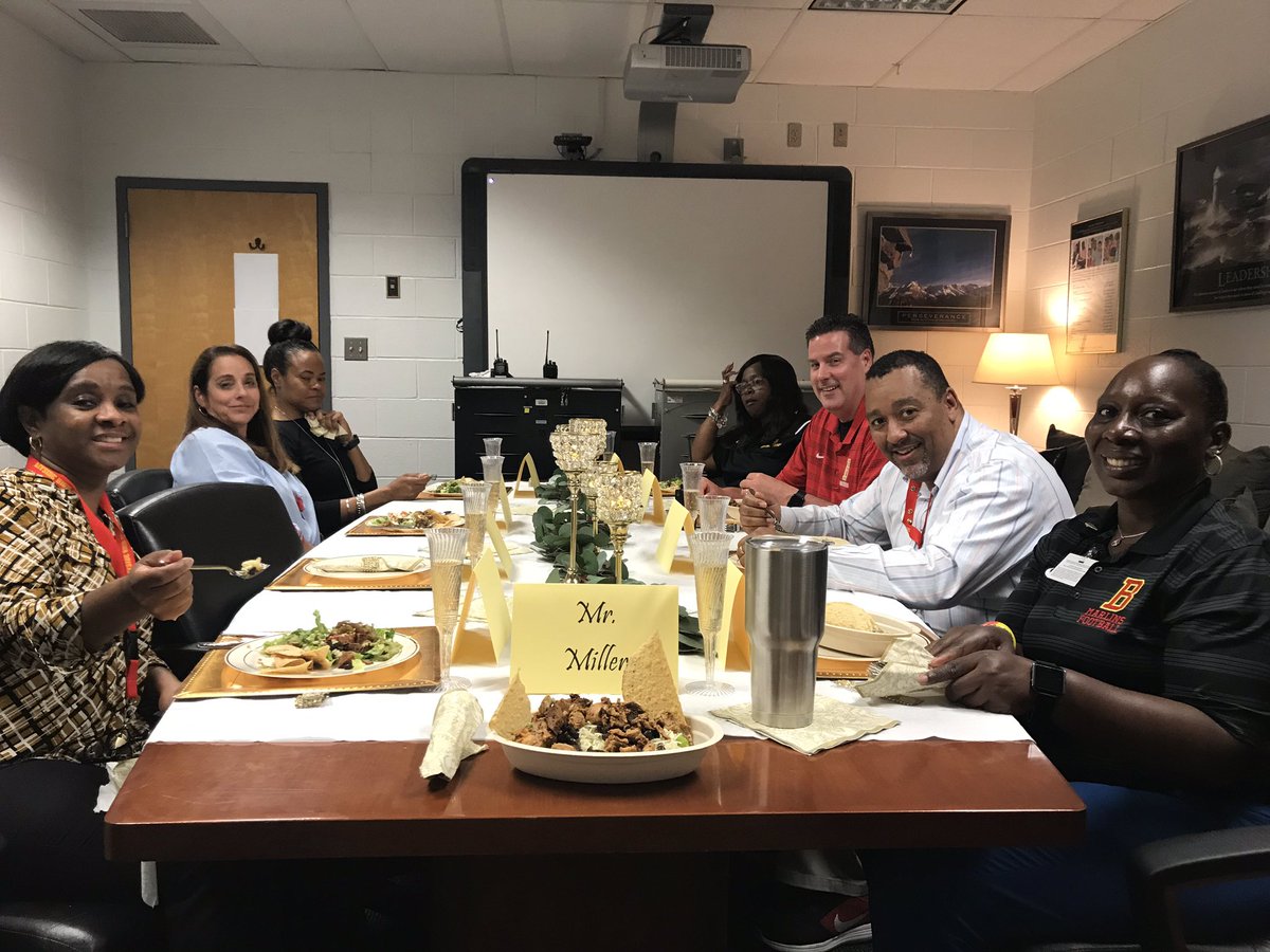 bhsvbptsa's tweet photo. We were so happy to be able to celebrate our Administrators this past week! We ❤️ them! @BHSMarlins
#EducationalBossesWeek https://t.co/YYaqk22gdi