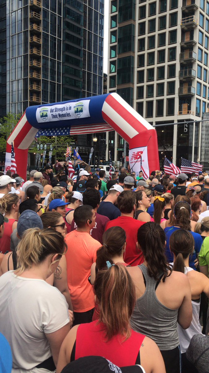 ramreformador's tweet photo. Llevando la π²π½ Y representando a Hermosillo con mucho orgullo. Excelente clima y una muy buena playlist que no me defraudΓ³. Experiencia chingona! #BostonRunToRemember https://t.co/eRmJqroDPf